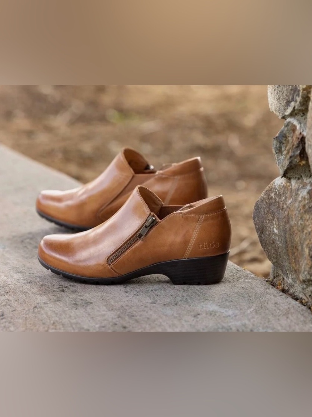 TAOS NWOT Daily Ankle Boot in Caramel Leather YKK Zip-Accent 1.5” Block Heel 7.5